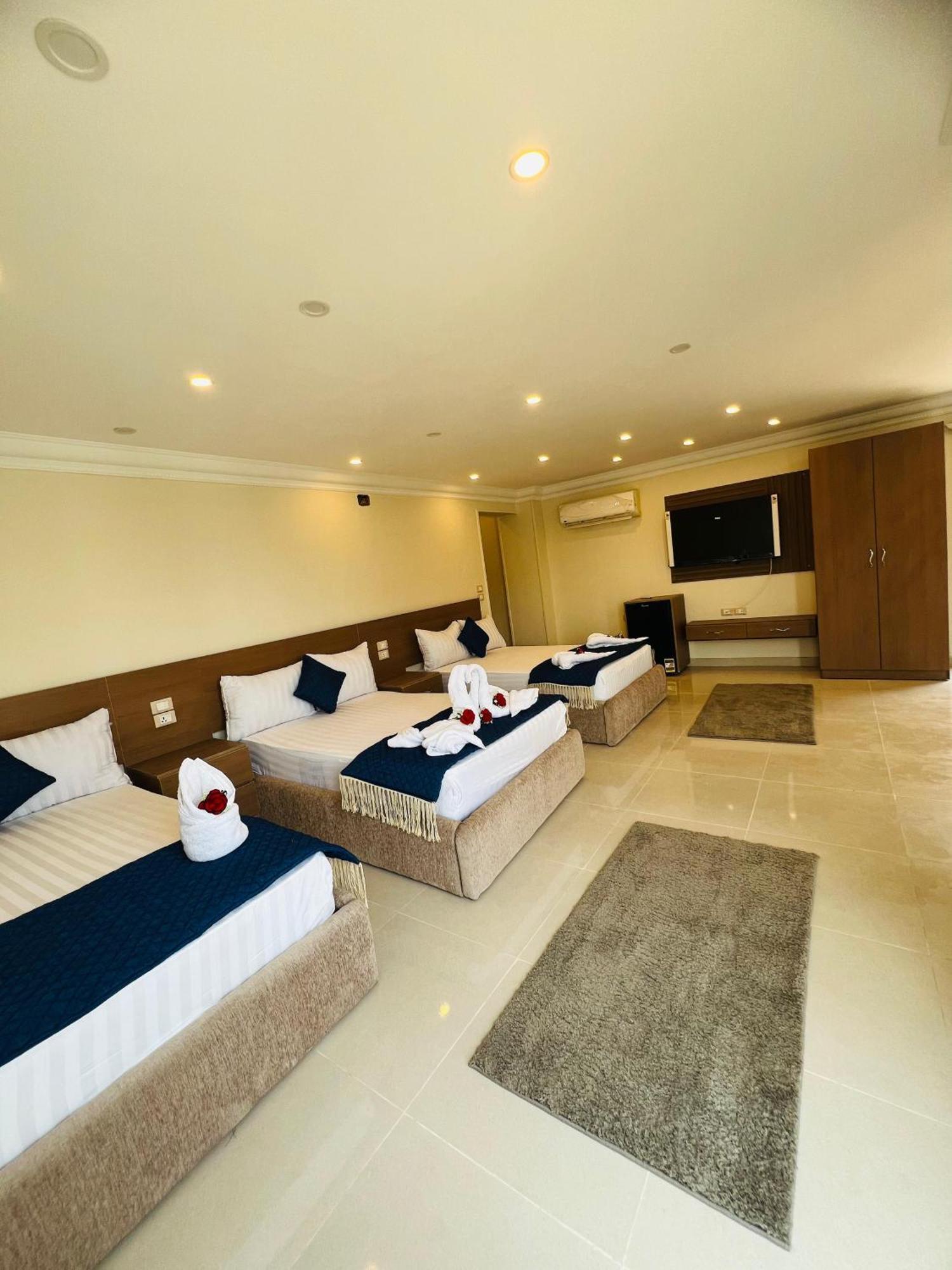 Hotel Town 3*